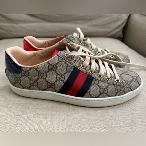 Gucci Sneakers - Size 38